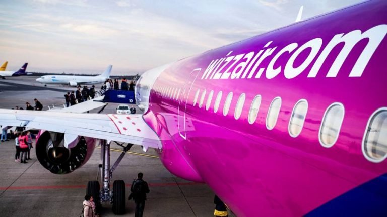 Wizz Air’s debut bond takes off in sign of hot debt markets Wizz Air’s debut bond takes off in sign of hot debt markets
