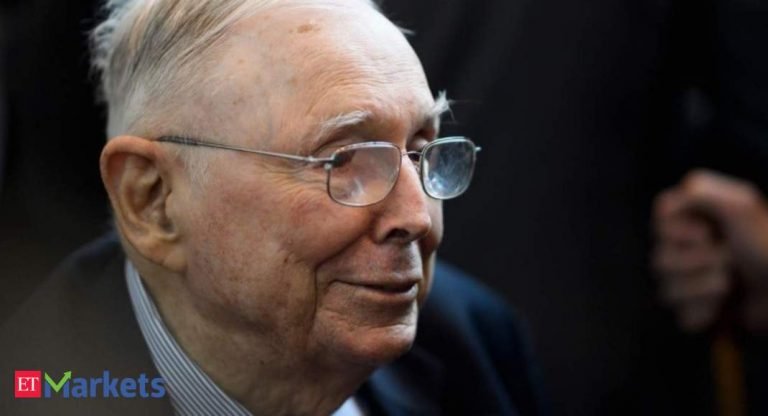 Charlie Munger: Buffett’s right-hand man says US stock market is overvalued Charlie Munger: Buffett’s right-hand man says US stock market is overvalued