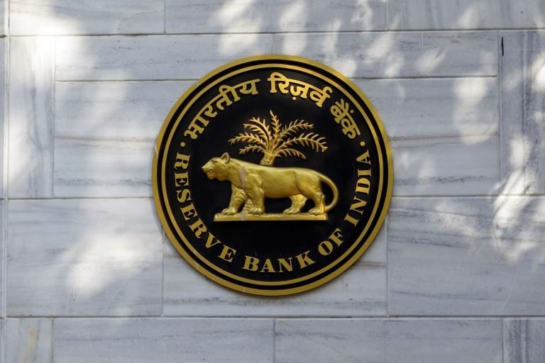 Bond Traders Tussle With RBI on Modi’s Massive Borrowing Plans Bond Traders Tussle With RBI on Modi’s Massive Borrowing Plans