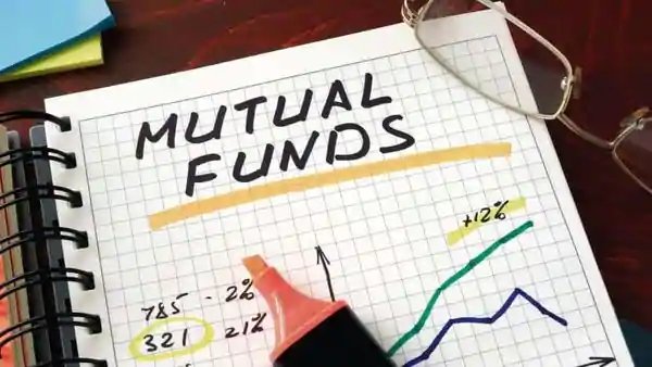 How investors in debt MFs can navigate a rising yield scenario How investors in debt MFs can navigate a rising yield scenario