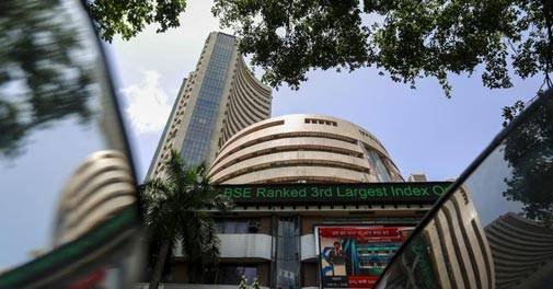 Indian retail investors ditch mutual funds; invest directly in stock market Indian retail investors ditch mutual funds; invest directly in stock market