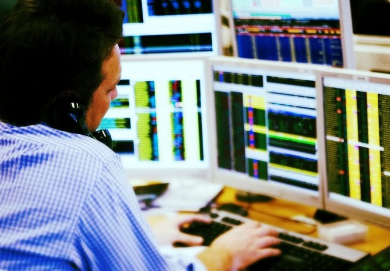 Stock Market Live: Sensex, Nifty Hold Slim Gains; MRF Slips 4.5% After Q3 Results – BloombergQuint Stock Market Live: Sensex, Nifty Hold Slim Gains; MRF Slips 4.5% After Q3 Results – BloombergQuint