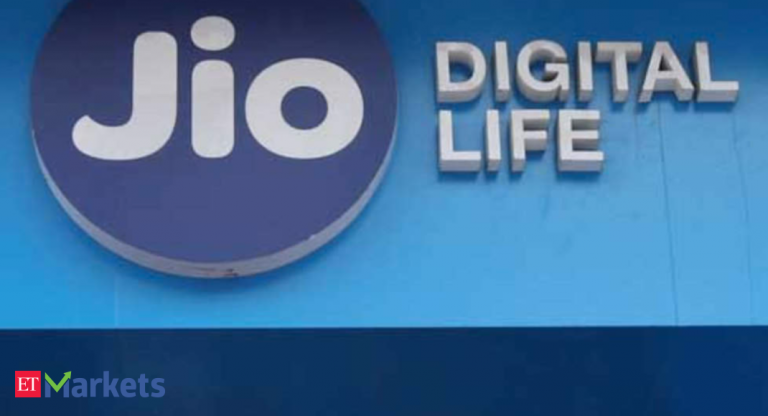jio | vodafone idea: Reliance Jio just sent a message for Vodafone Idea, Bharti Airtel investors jio | vodafone idea: Reliance Jio just sent a message for Vodafone Idea, Bharti Airtel investors