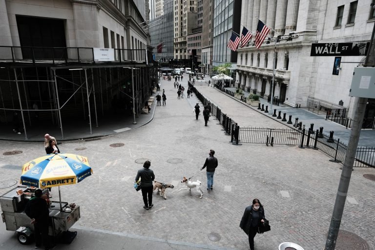 Stock futures rise as tech shares recover losses Stock futures rise as tech shares recover losses