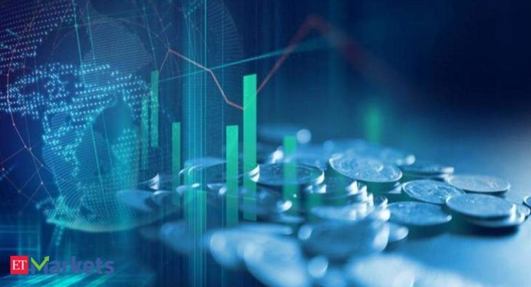 funds of funds: Is investing in a fund of funds better than investing in a mutual fund? funds of funds: Is investing in a fund of funds better than investing in a mutual fund?